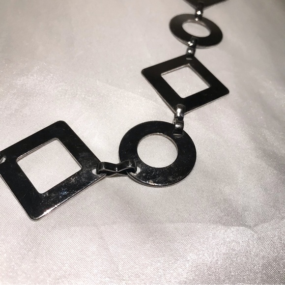 Geometric Gun Metal Chain Link Belt - Picture 2 of 3